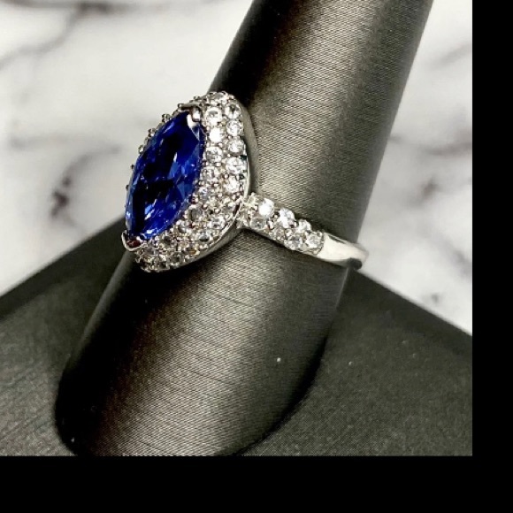 Quick Sale 💥.925 Silver Sim Tanzanite & Diamond Ring - Picture 5 of 10